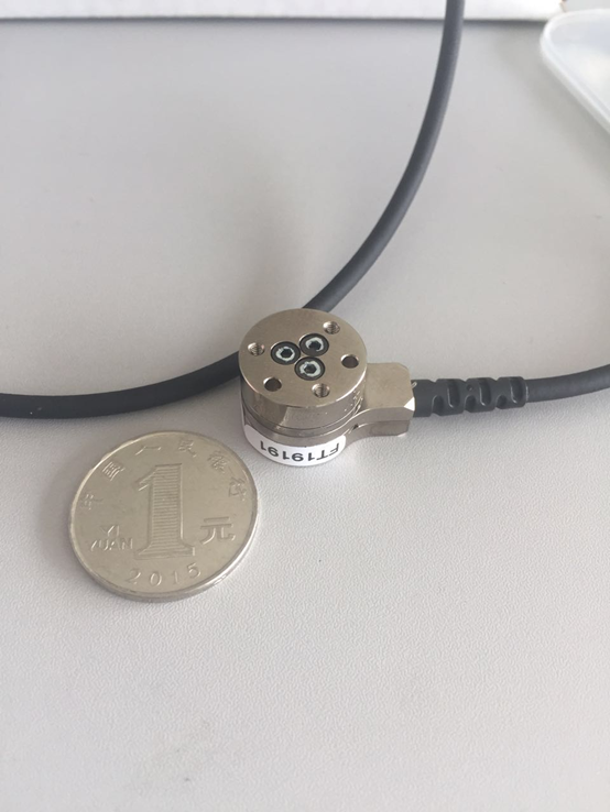 六維力傳感器為醫療手術(shù)機器人錦上添花